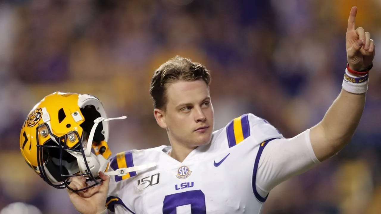 Joe Burrow suffered a calf injury during practice