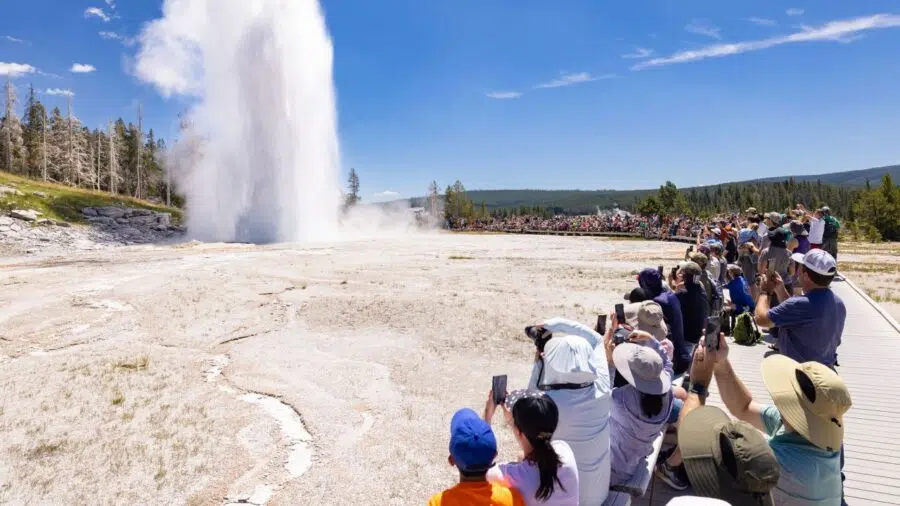 Hot water gyeser at yellowstone national park