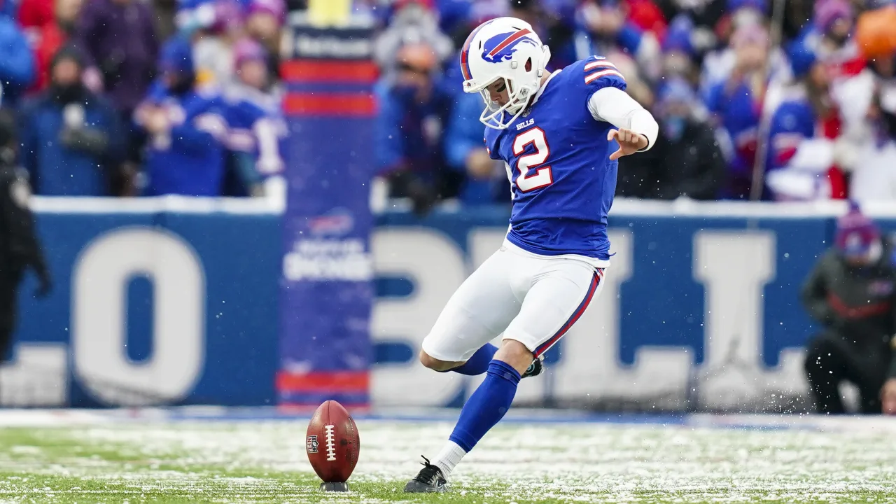 Tyler Bass (2). Buffalo Bills vs Atlanta Falcons at Highmark Stadium, January 02, 2022. Photo by Ben Green